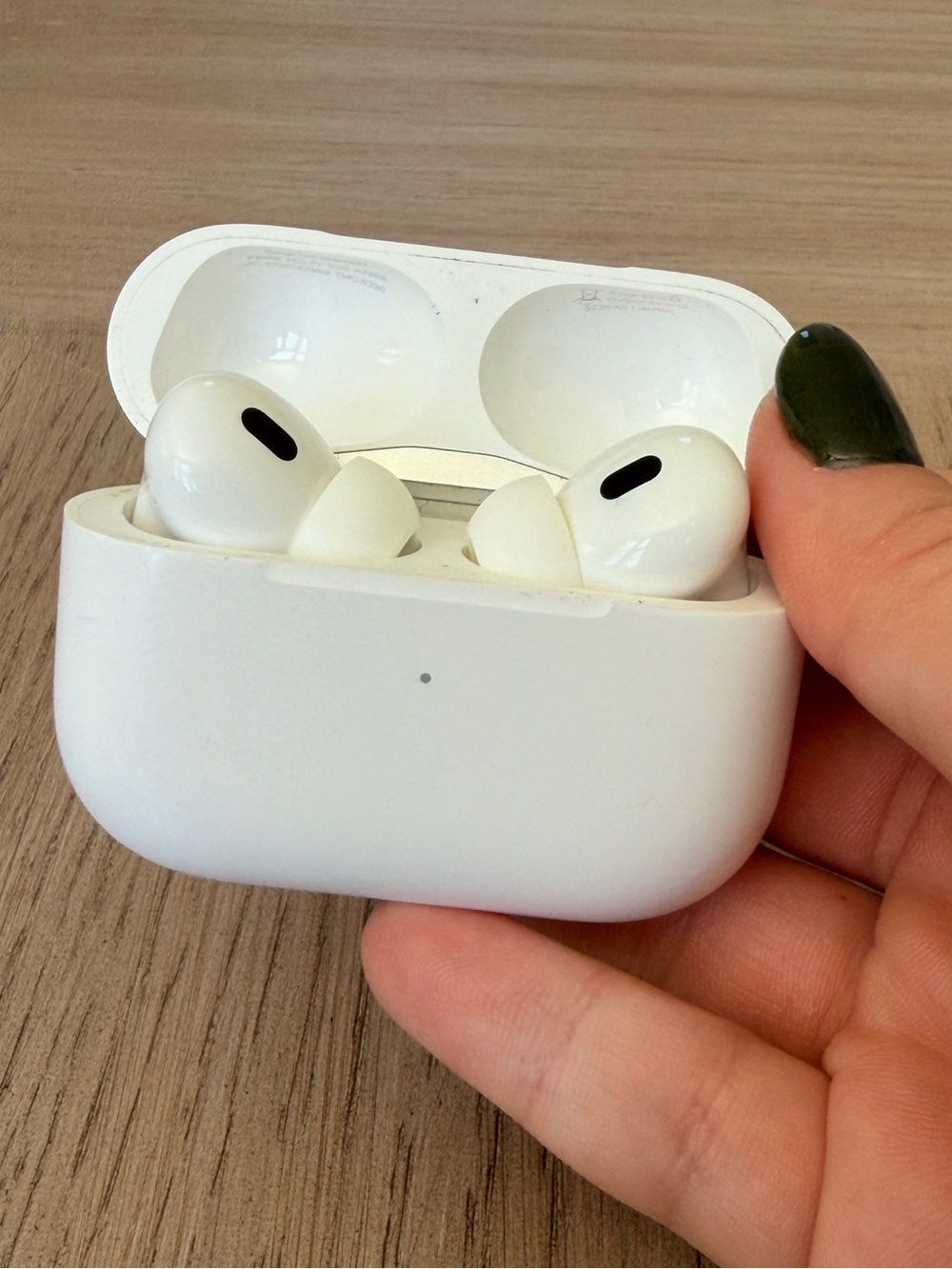 Apple AirPods Pro 2nd Generation Wireless White Bluetooth Ear Buds A3047 EUC